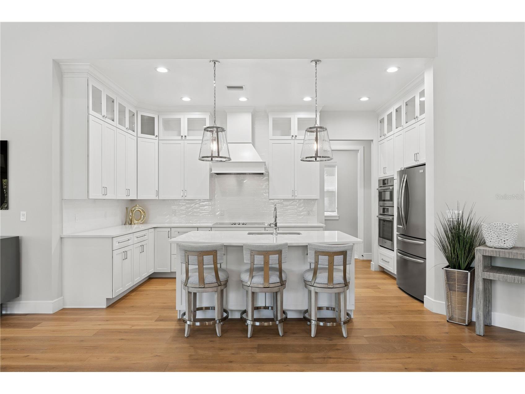 4013 Red Rock Lane Sarasota FL 34231 A4646608 image7