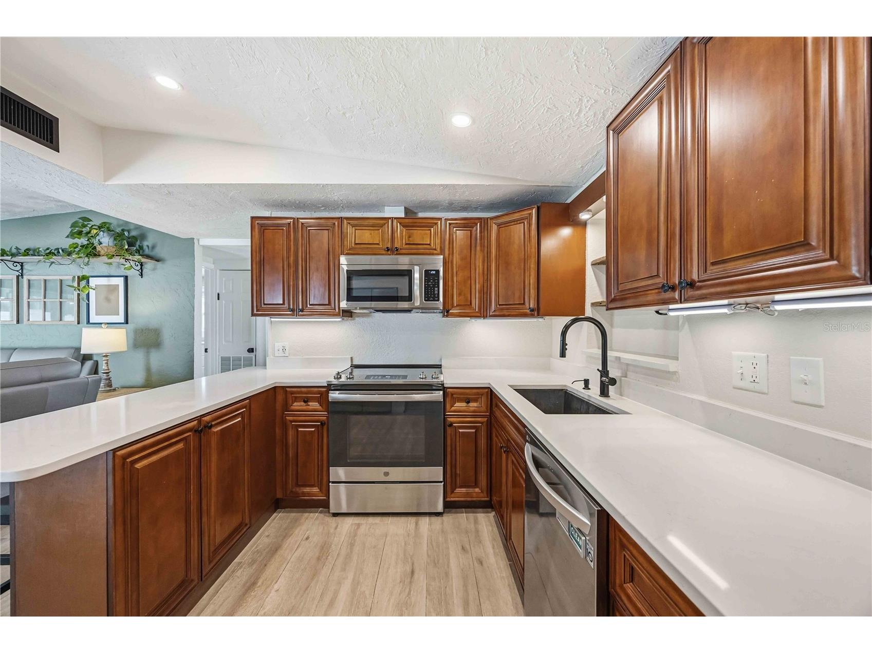 4014 Radnor Place Sarasota FL 34233 A4692497 image22