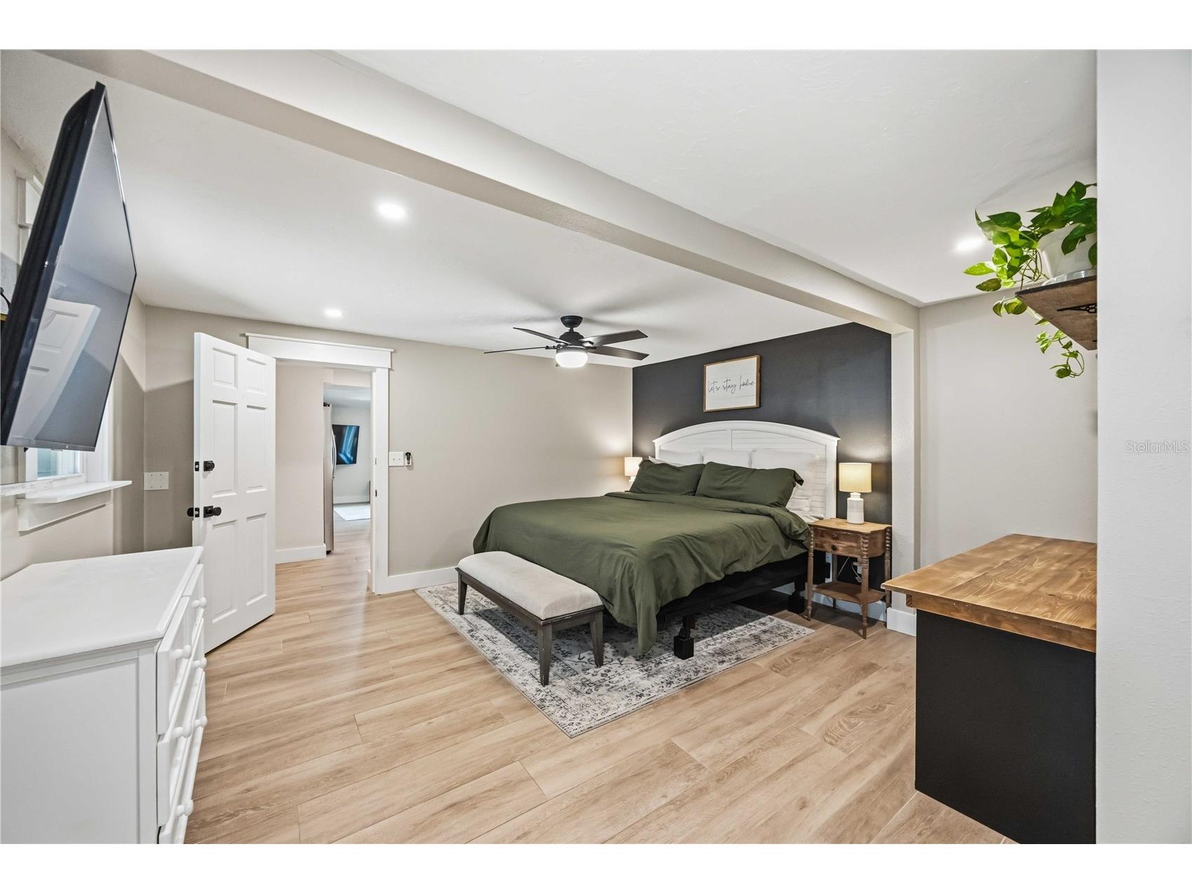 4014 Radnor Place Sarasota FL 34233 A4692497 image35