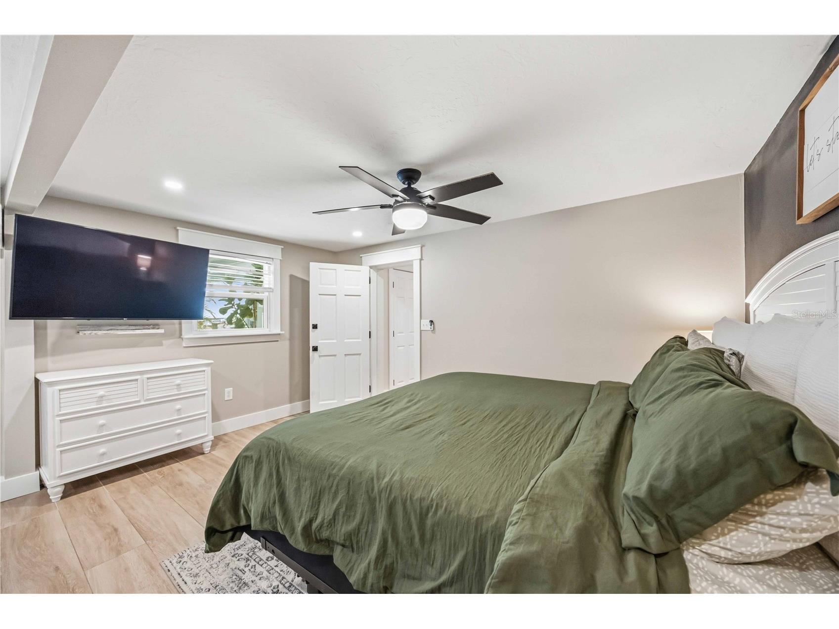 4014 Radnor Place Sarasota FL 34233 A4692497 image36