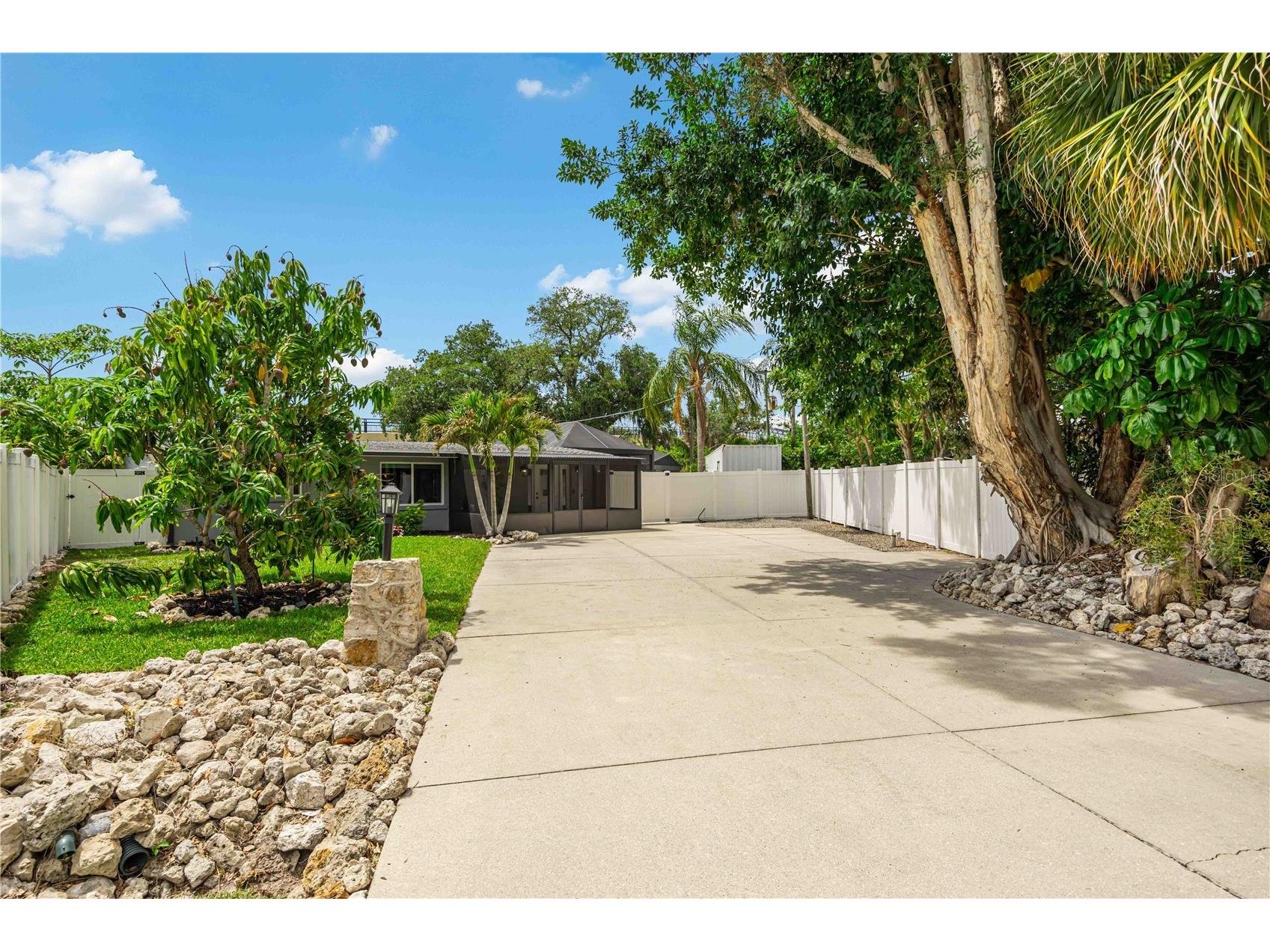 4014 Radnor Place Sarasota FL 34233 A4692497 image5