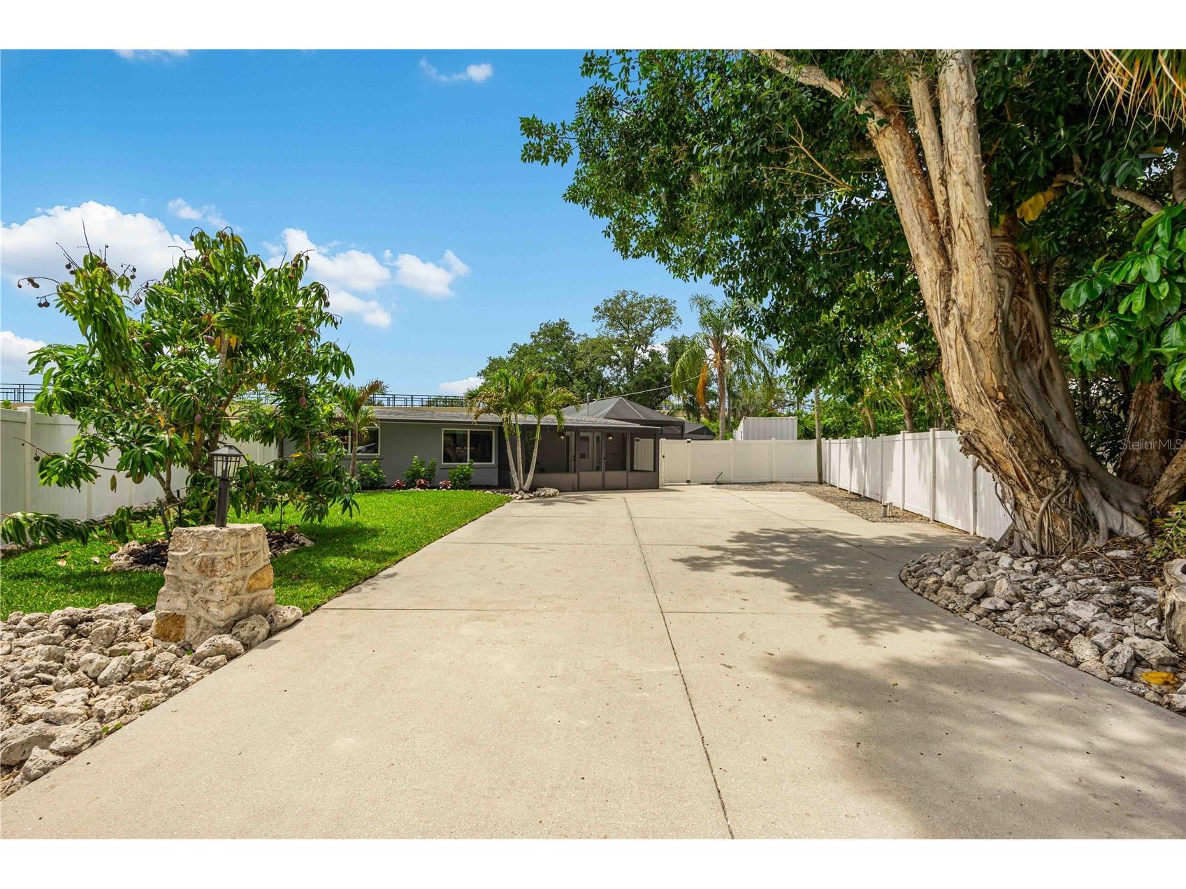 4014 Radnor Place Sarasota FL 34233 A4692497 image6