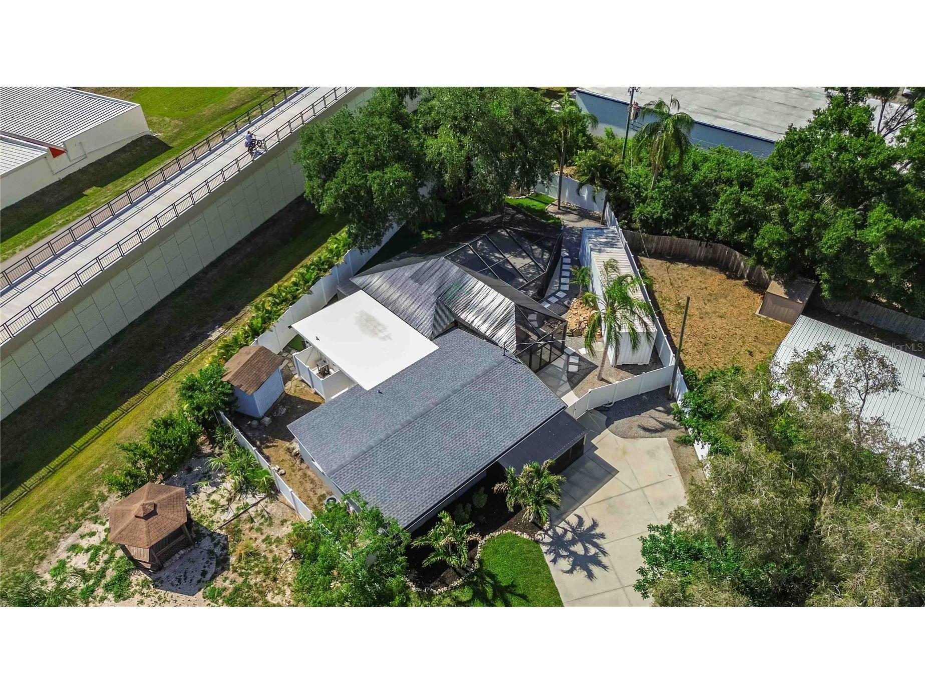 4014 Radnor Place Sarasota FL 34233 A4692497 image73