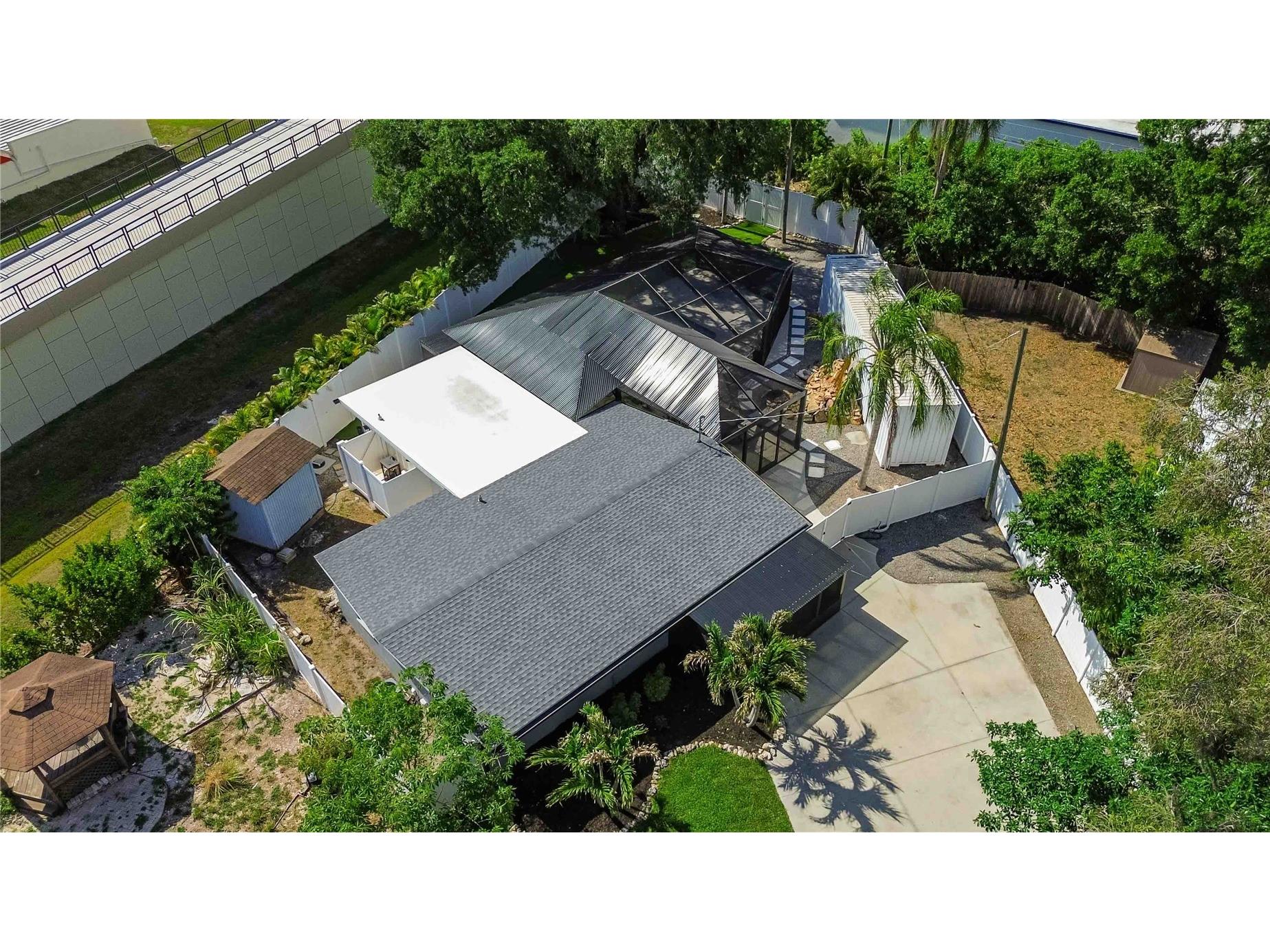 4014 Radnor Place Sarasota FL 34233 A4692497 image83