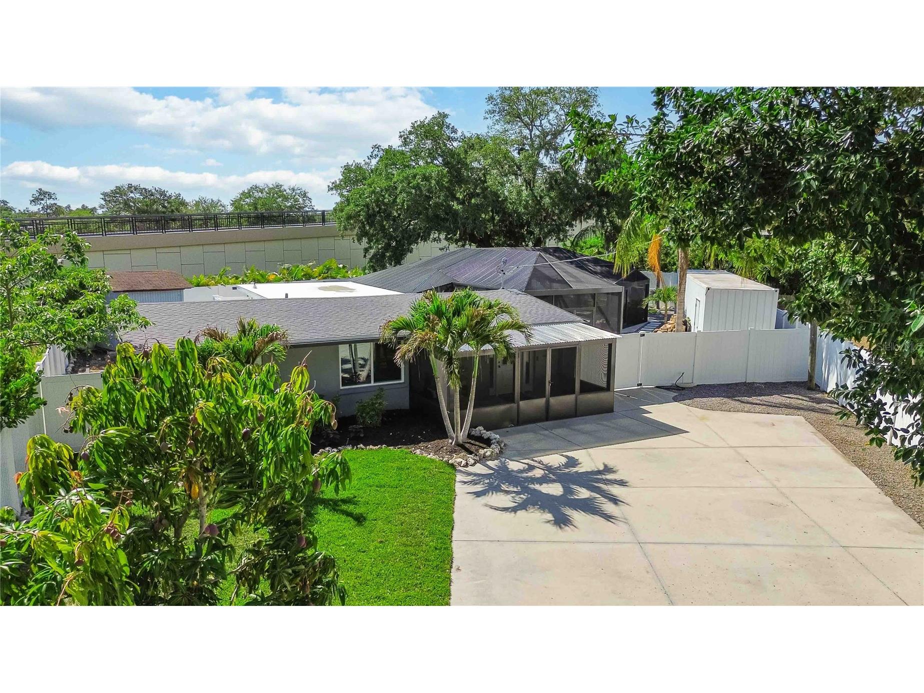 4014 Radnor Place Sarasota FL 34233 A4692497 image87
