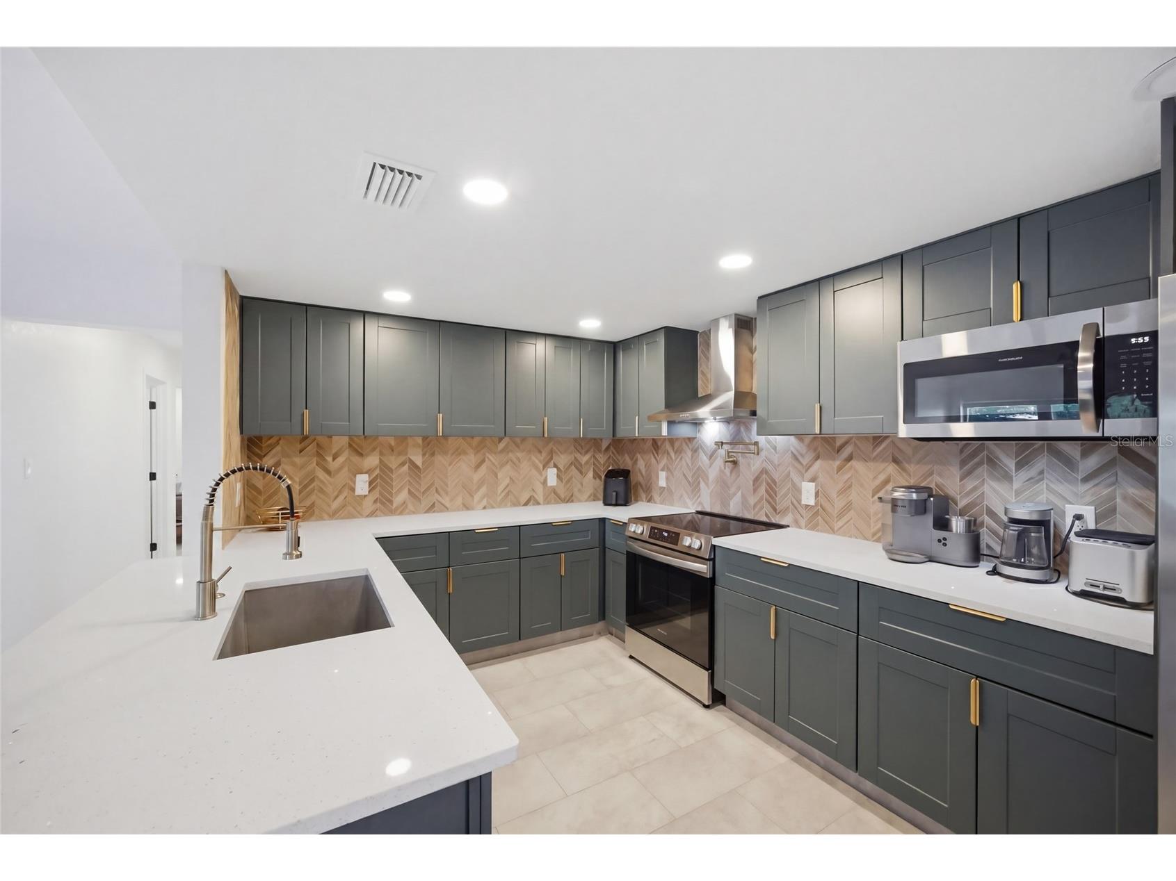 4014 W Rogers Avenue Tampa FL 33611 TB8501135 image2