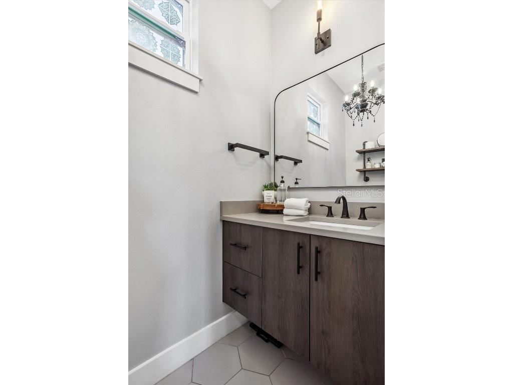 4015 10th Avenue N Saint Petersburg FL 33713 TB8368285 image17