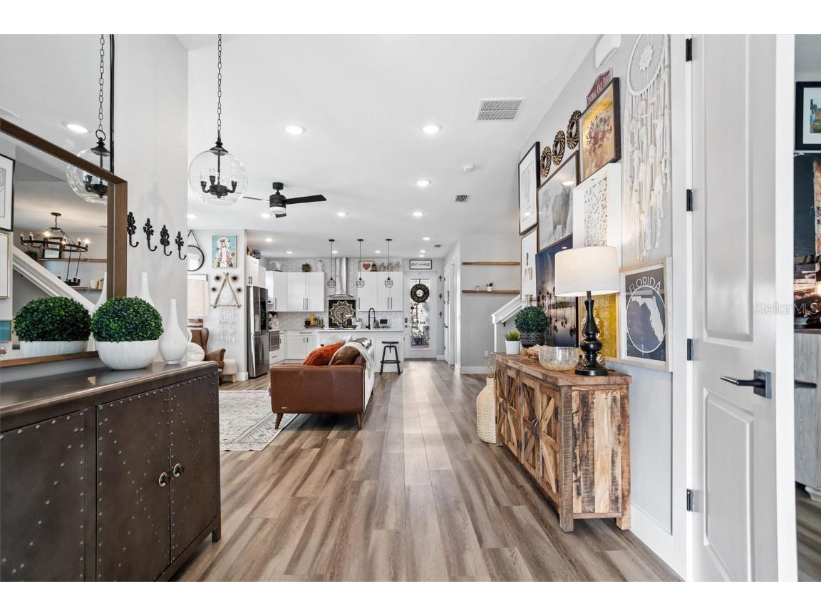 4015 10th Avenue N Saint Petersburg FL 33713 TB8368285 image2