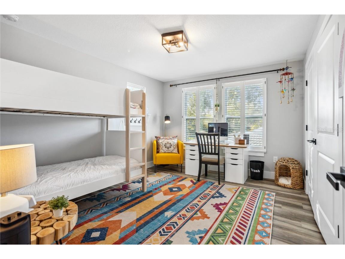 4015 10th Avenue N Saint Petersburg FL 33713 TB8368285 image22