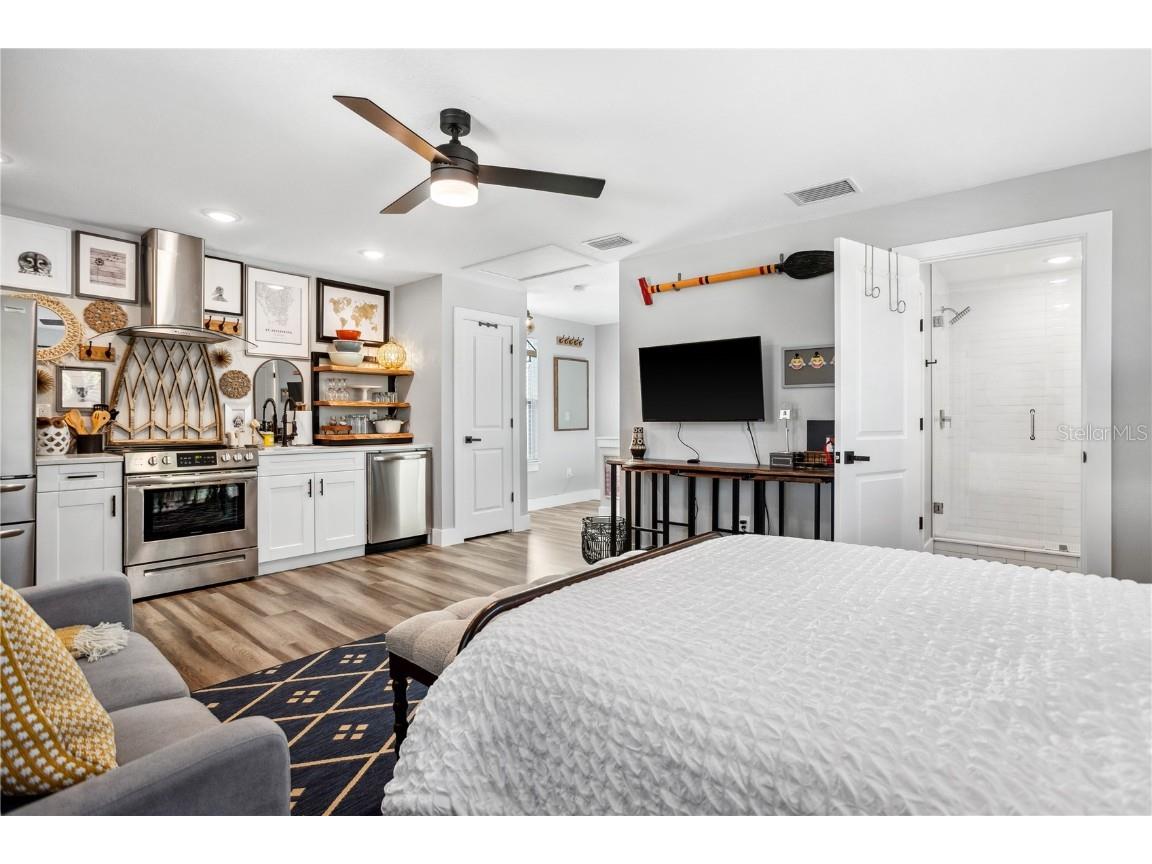 4015 10th Avenue N Saint Petersburg FL 33713 TB8368285 image46