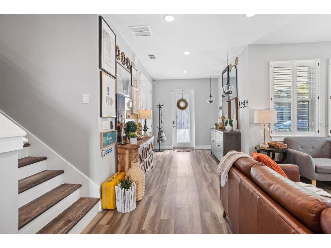 4015 10th Avenue N Saint Petersburg FL 33713 TB8368285 image6