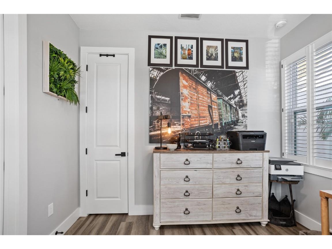 4015 10th Avenue N Saint Petersburg FL 33713 TB8368285 image9