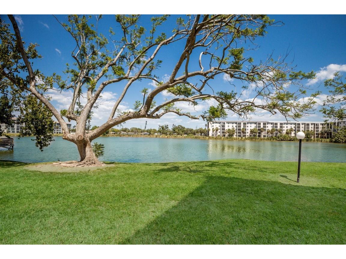 4015 Lake Bayshore Drive #108 Bradenton FL 34205 A4651331 image25