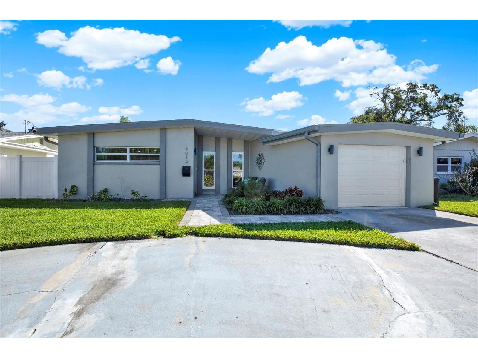 4015 Overlook Drive NE Saint Petersburg FL 33703 TB8401131 image1