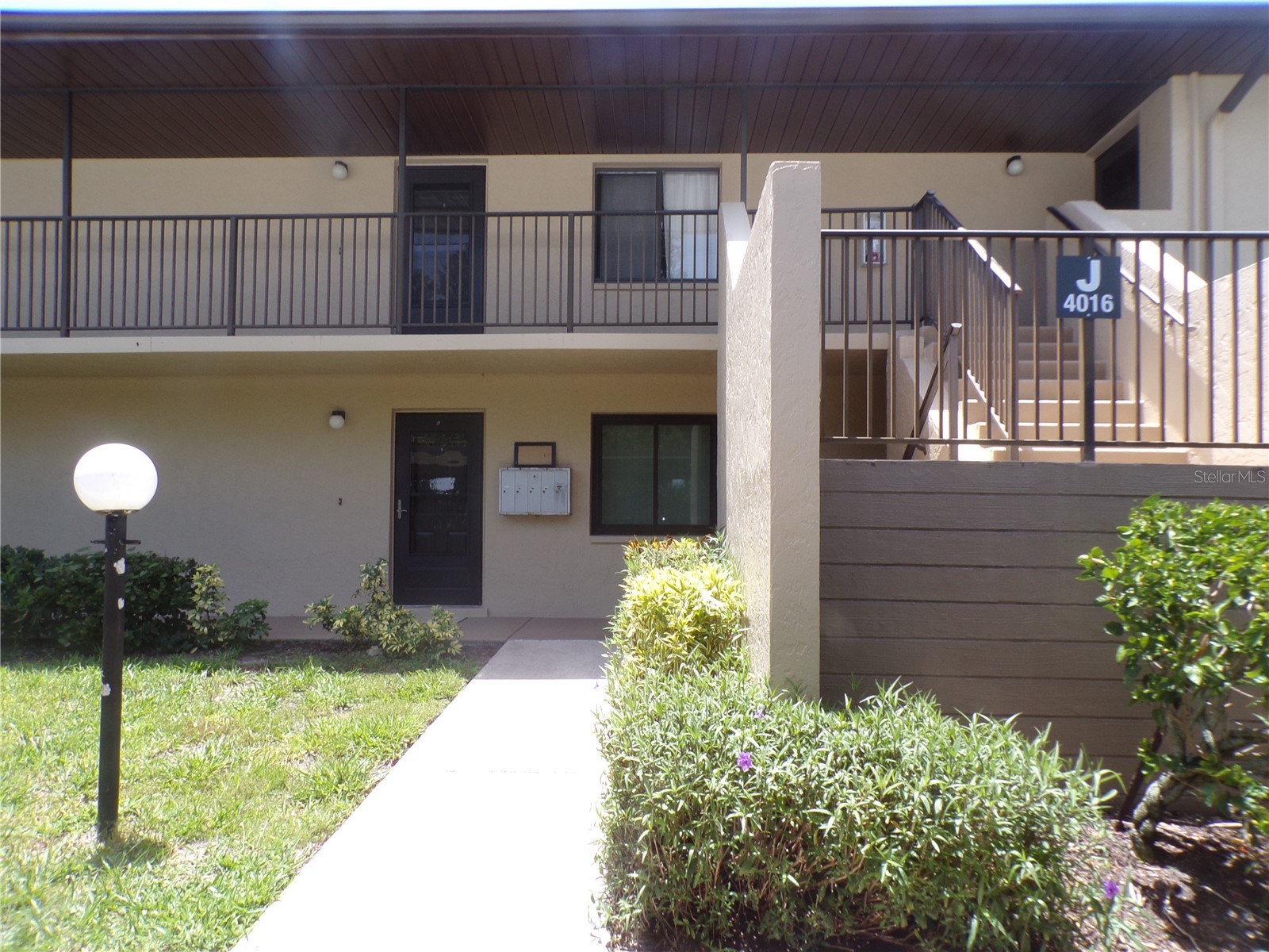 4016 Oakview Drive #J8 Punta Gorda FL 33980 - TALA LAKE C7528332 image1