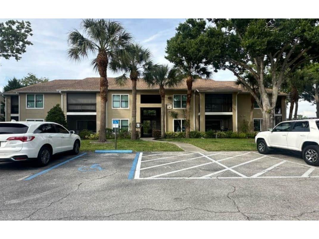 4017 Crockers Lake Boulevard #14 Sarasota FL 34238 O6408358 image1