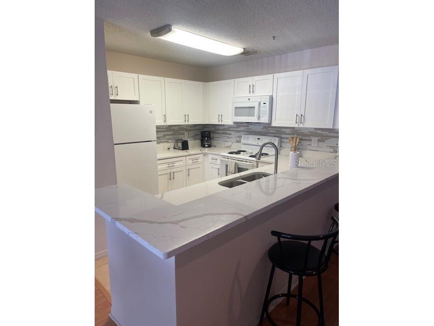 4017 Crockers Lake Boulevard #21 Sarasota FL 34238 A4678309 image3