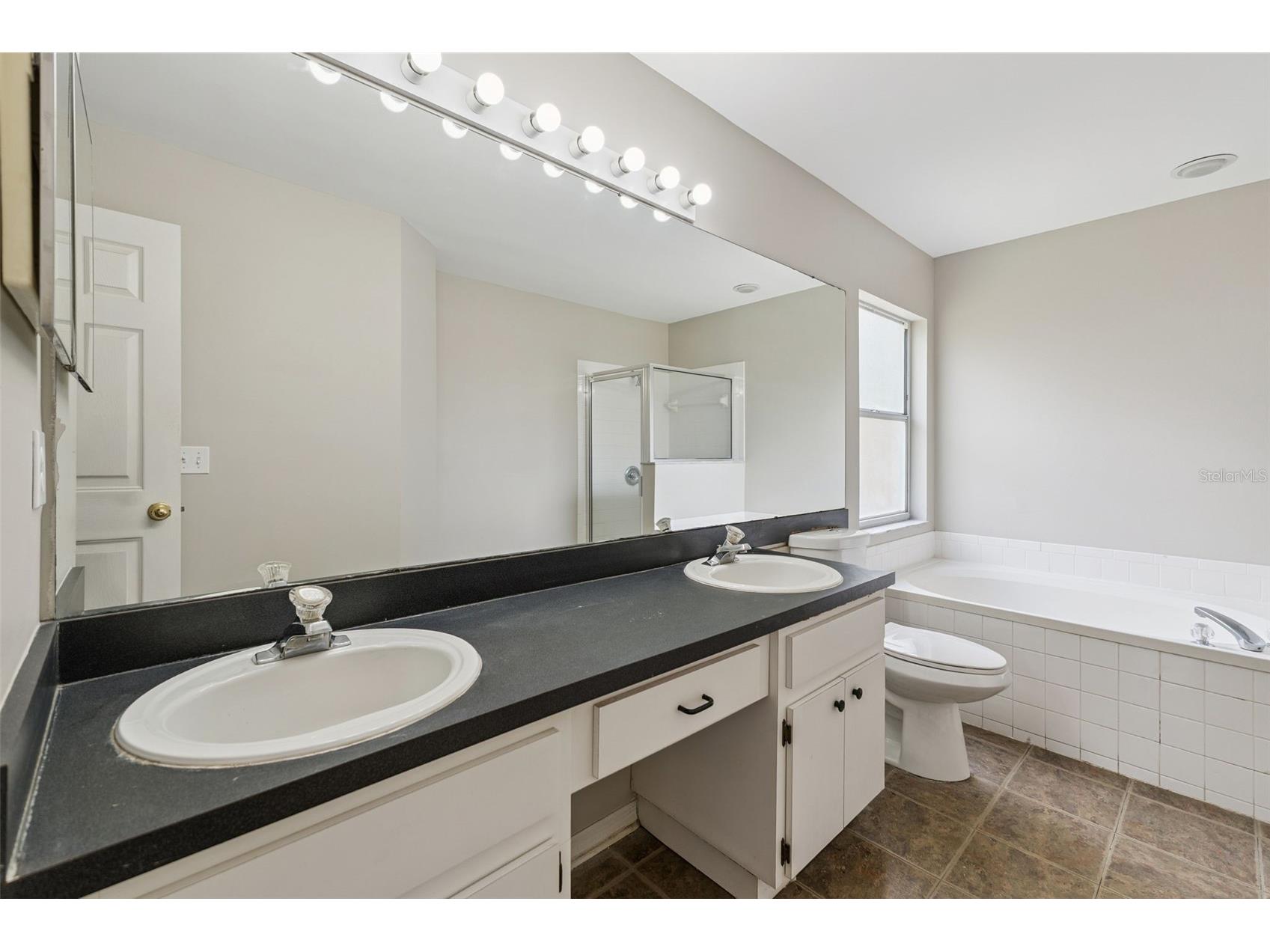4017 Quail Briar Drive Valrico FL 33596 TB8513948 image25