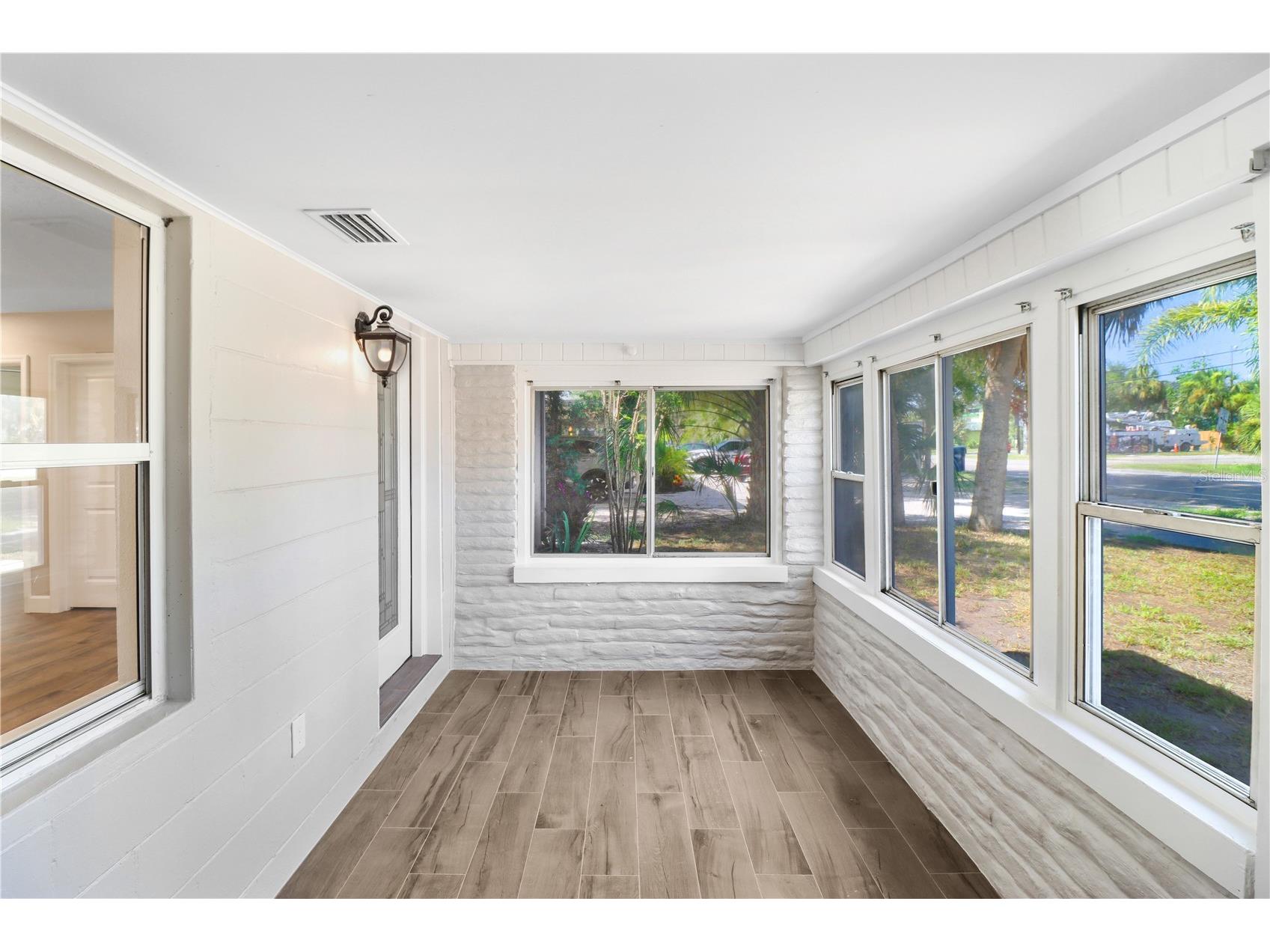 4018 S West Shore Boulevard Tampa FL 33611 TB8460286 image2