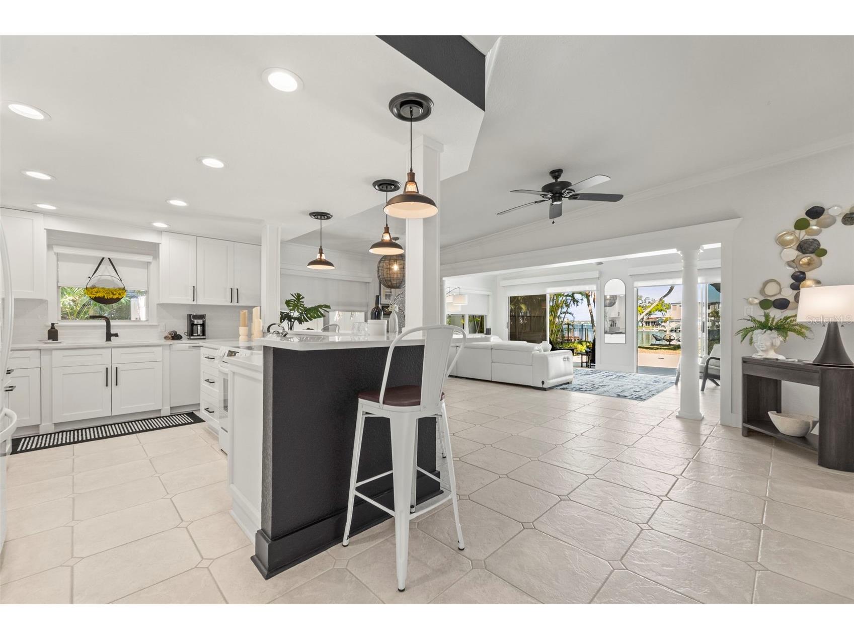 402 161st Avenue Redington Beach FL 33708 TB8471642 image3