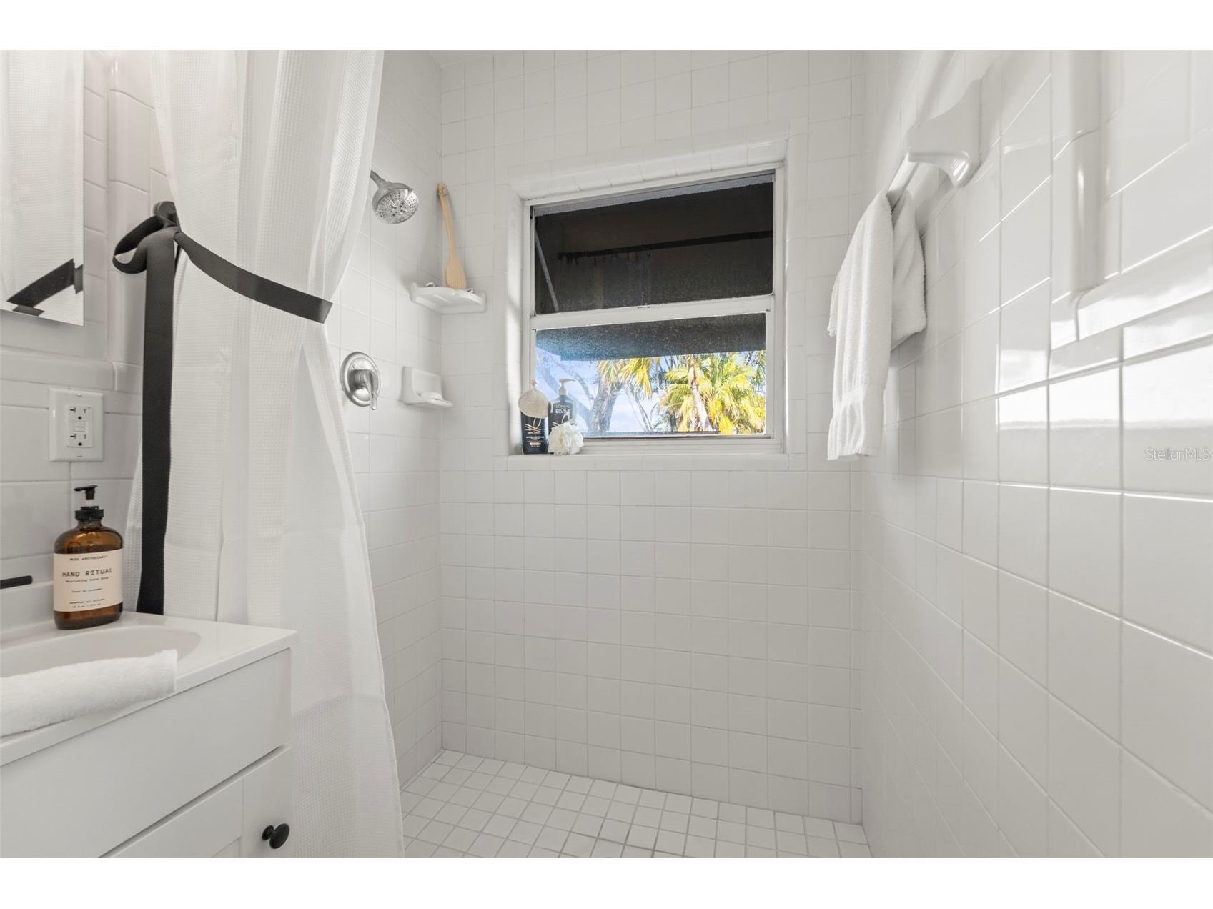 402 161st Avenue Redington Beach FL 33708 TB8471642 image35