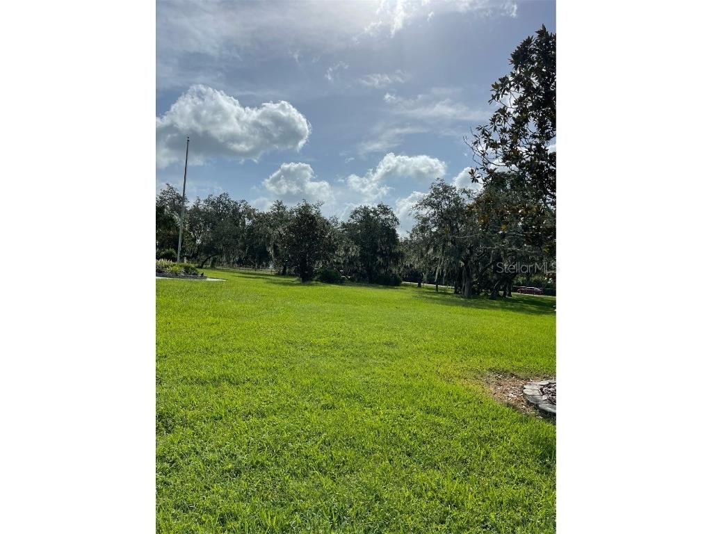 402 2nd Street Auburndale FL 33823 L4939416 image1