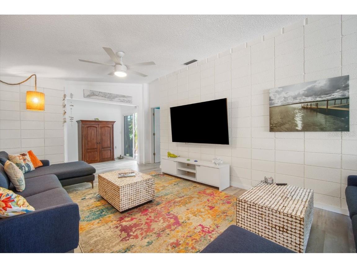 402 71st Street Holmes Beach FL 34217 A4645179 image11