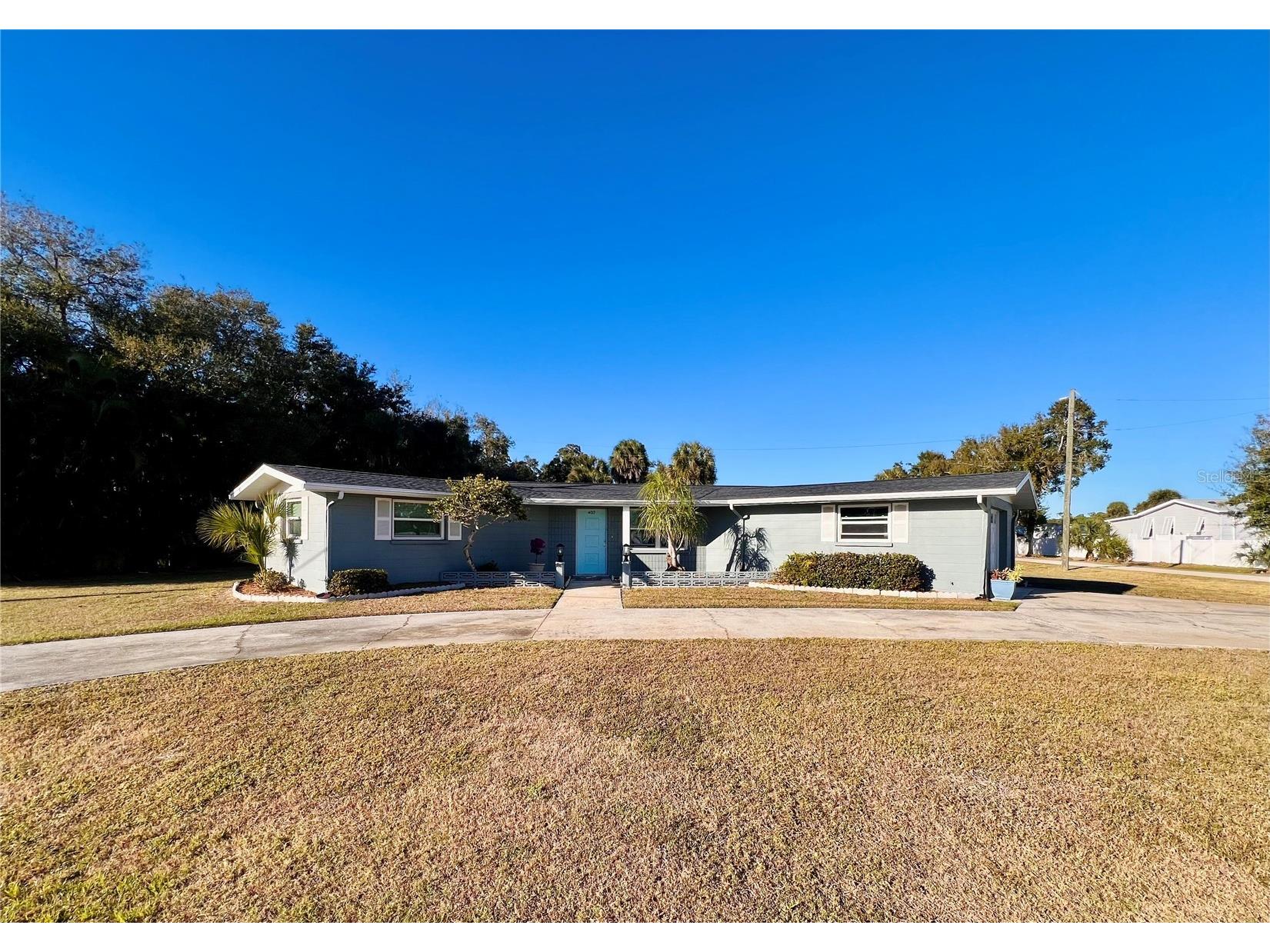 402 Belvidere Road Englewood FL 34223 D6145609 image1