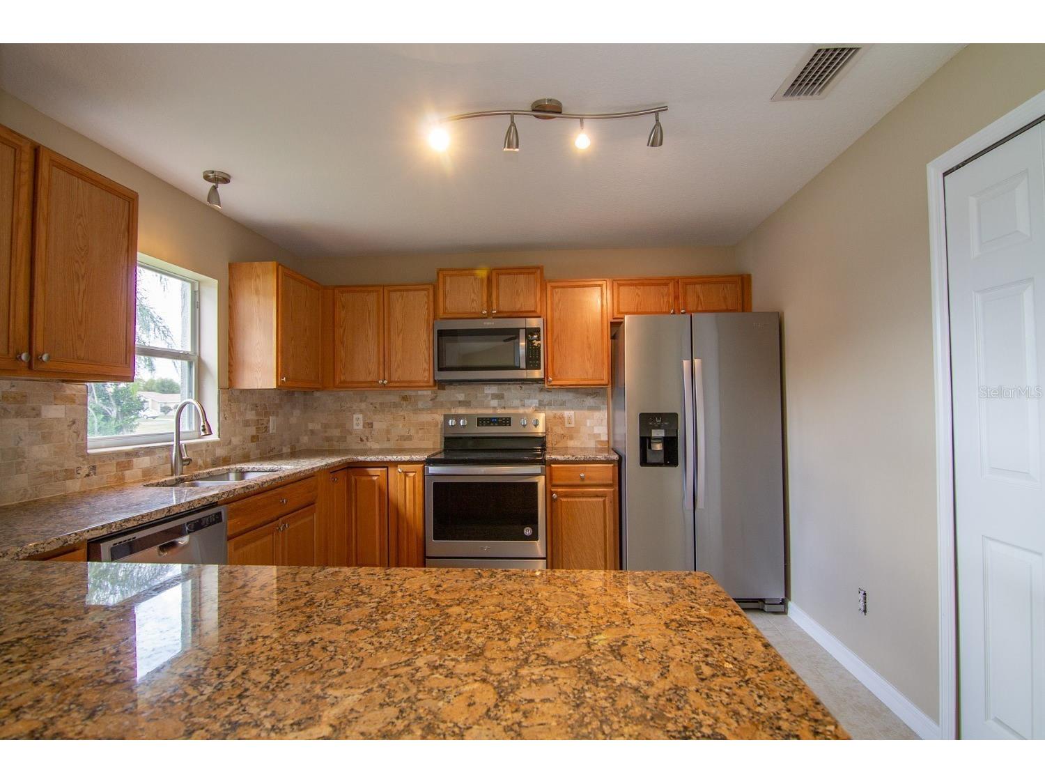402 Bridgewater Court Kissimmee FL 34758 O6387819 image4