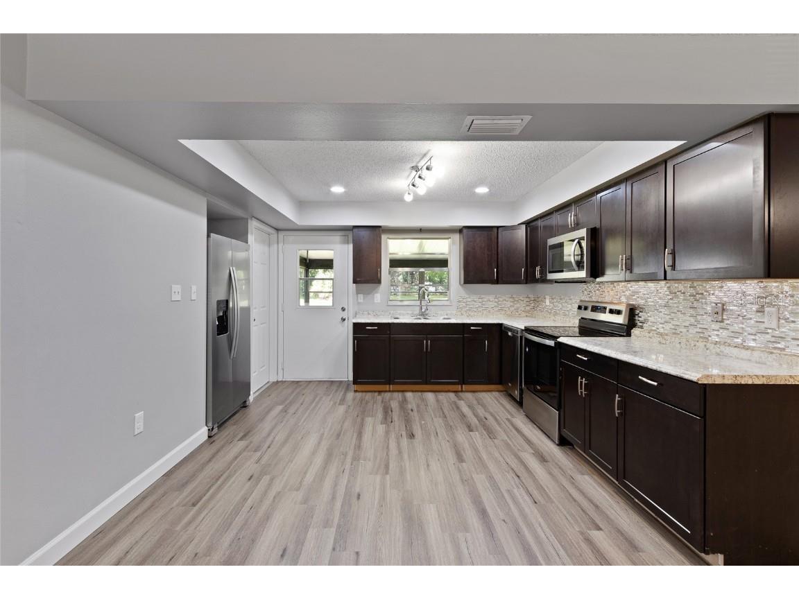 402 Century Avenue Fruitland Park FL 34731 O6363298 image4