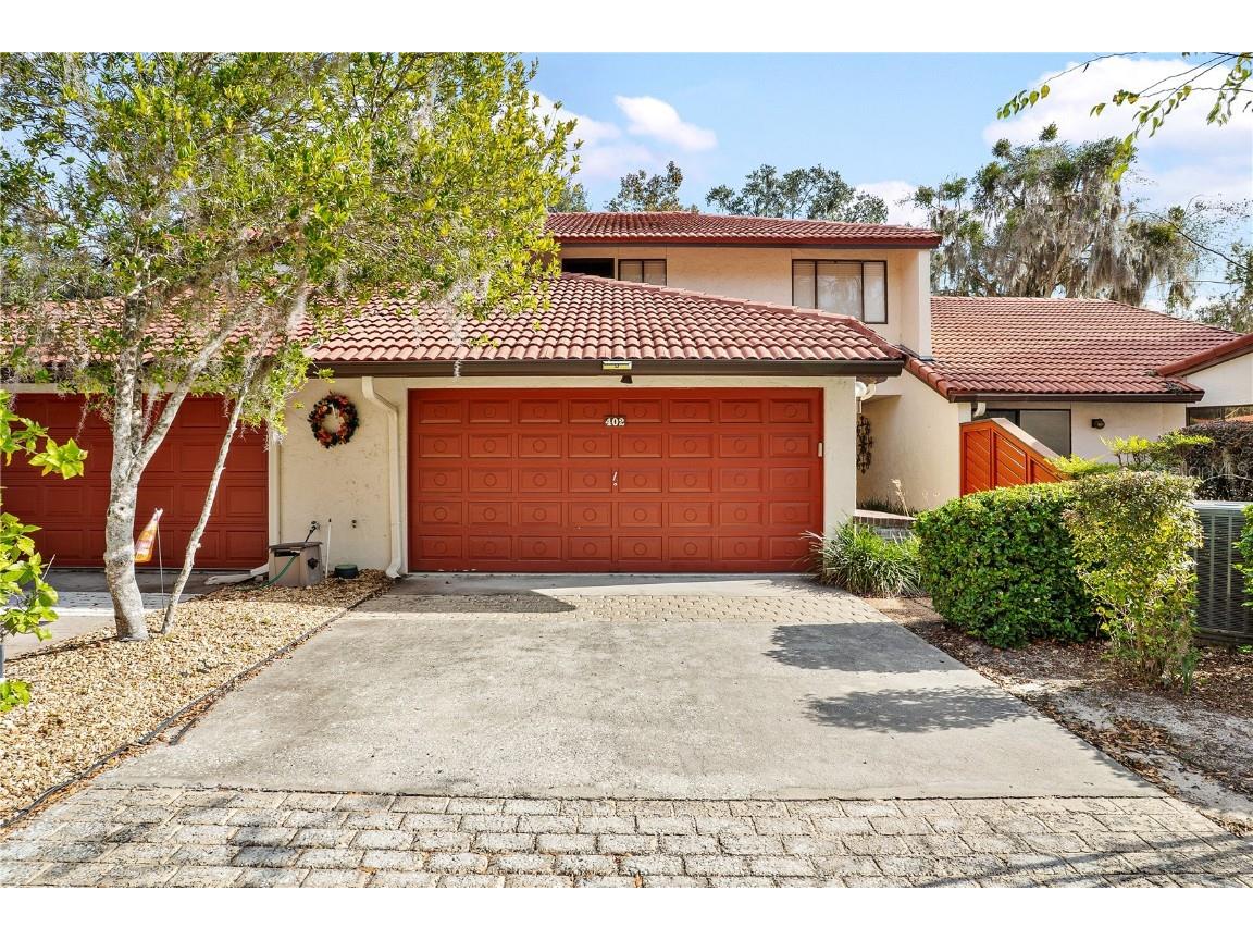 402 Clusterwood Drive Yalaha FL 34797 - LAKE HARRIS G5106185 image1