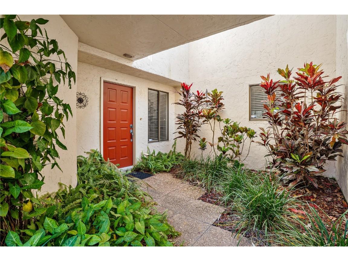 402 Clusterwood Drive Yalaha FL 34797 - LAKE HARRIS G5106185 image4