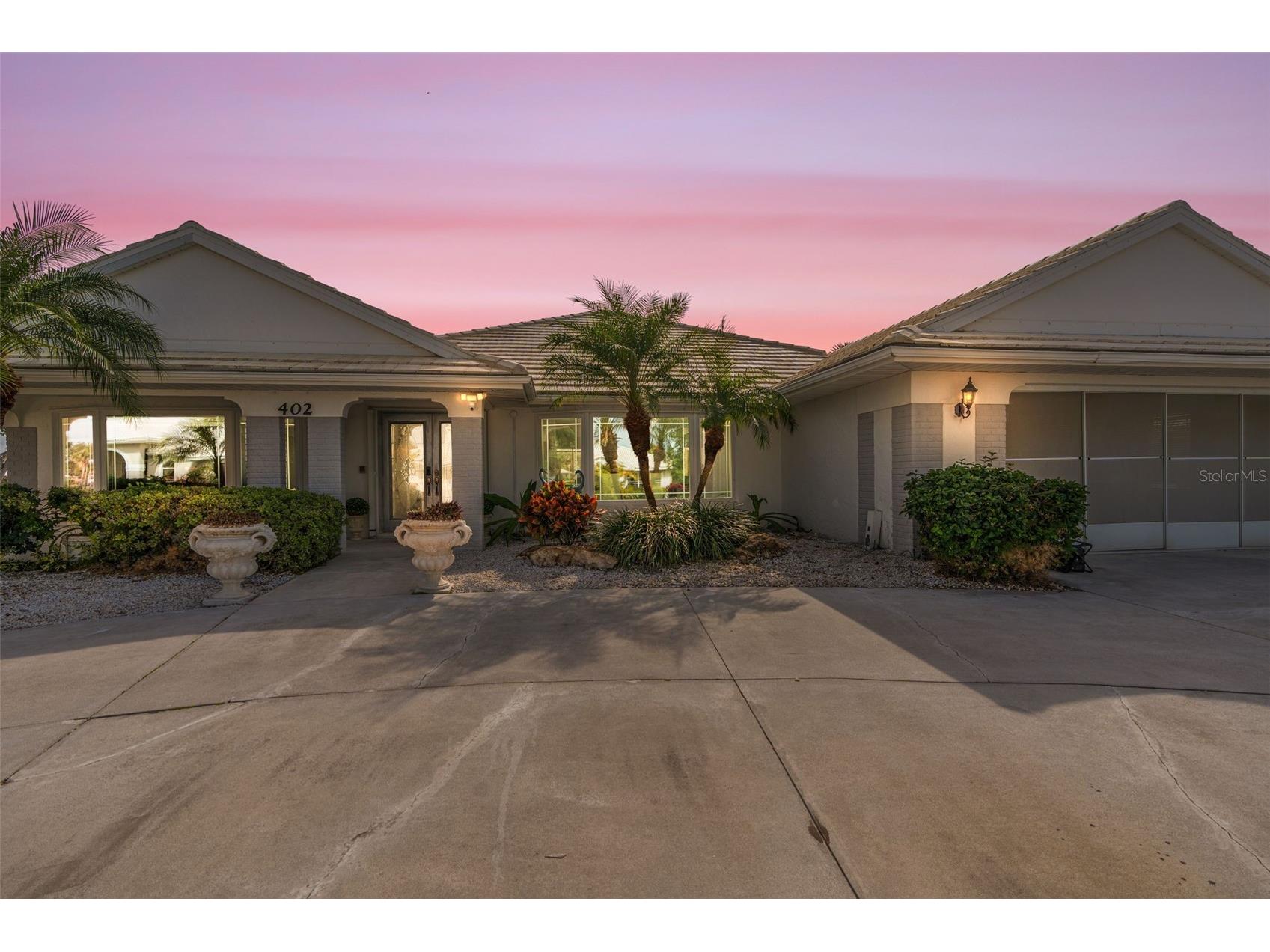 402 Devonshire Lane Venice FL 34293 A4678374 image2