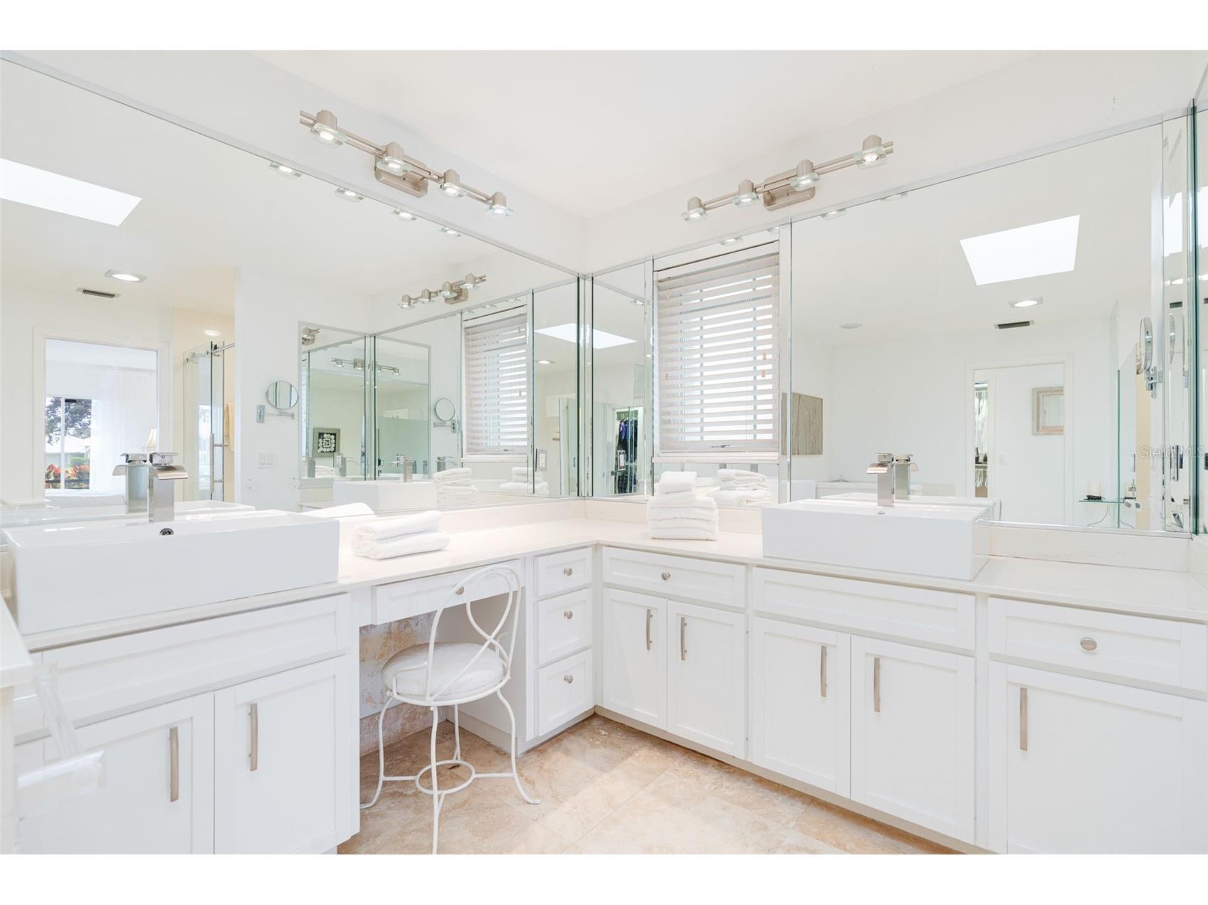 402 Devonshire Lane Venice FL 34293 A4678374 image23