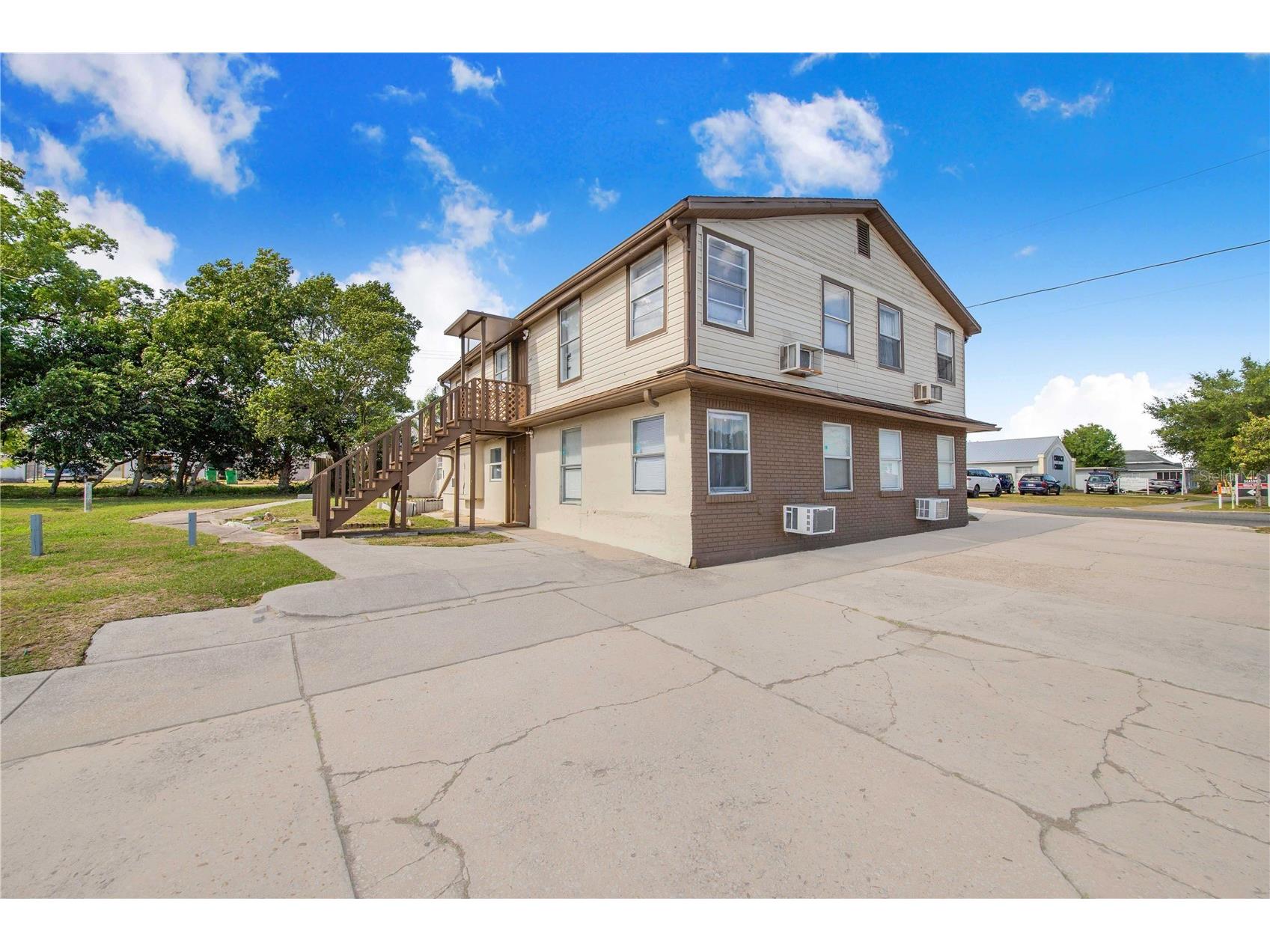 402 E Main Street Dundee FL 33838 P4938541 image9
