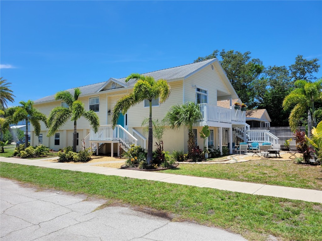 402 Indiana Avenue Crystal Beach FL 34681 U8206125 image1