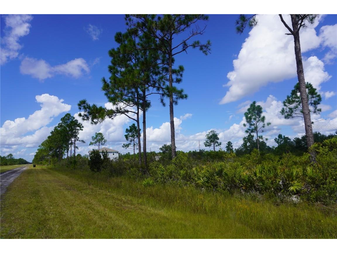 402 Japonica Avenue Indian Lake Estates FL 33855 - LAKE WALK ON WATER P4936366 image5