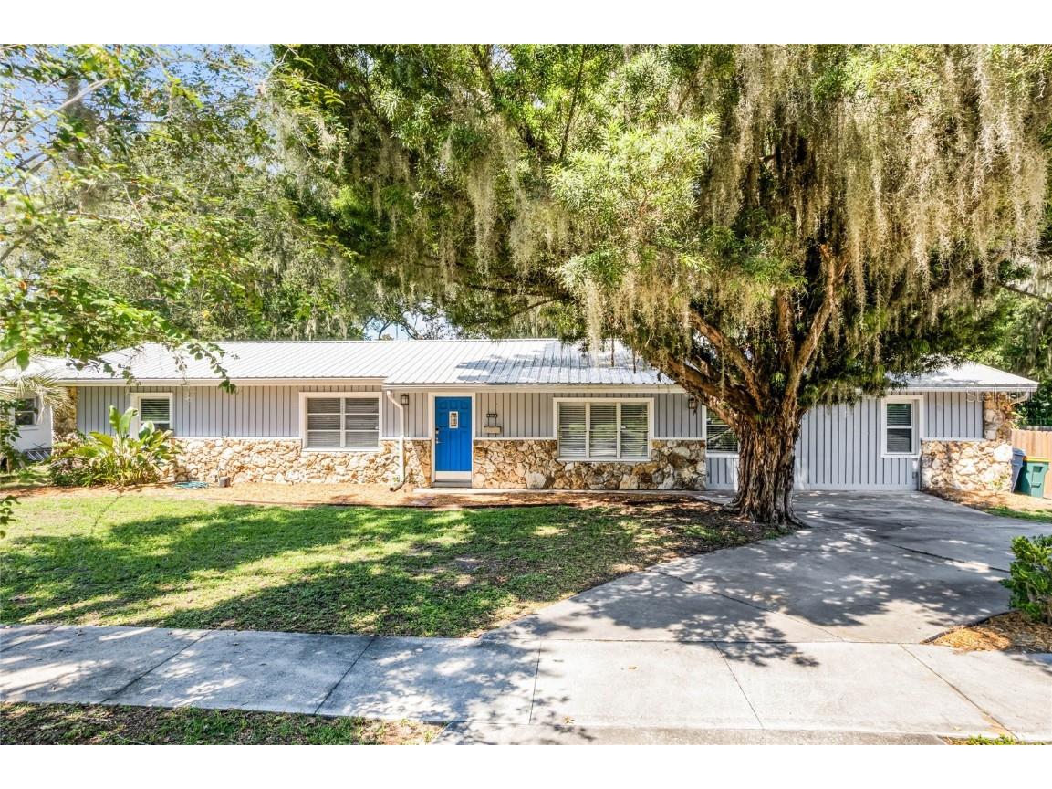 402 Palm Way Tavares FL 32778 G5073179 image1