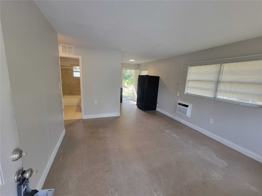 402 Peters St Wildwood FL 34785 S5139140 image3