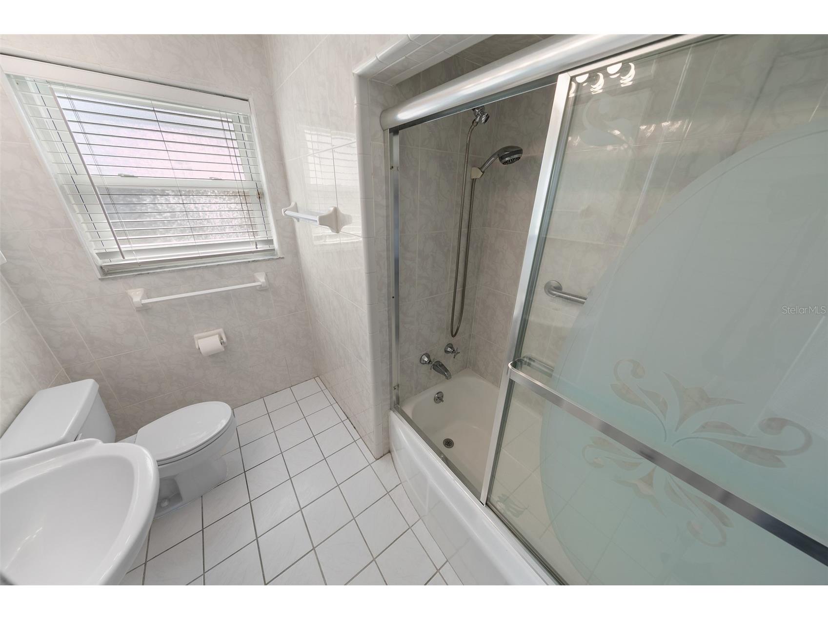 402 Seaview Avenue Daytona Beach FL 32118 NS1088477 image35