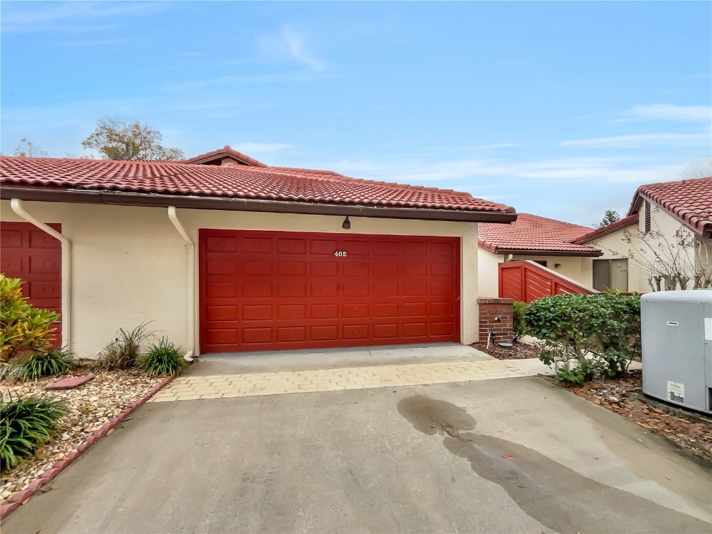 402 Waterwood Drive Yalaha FL 34797 O6037233 image1