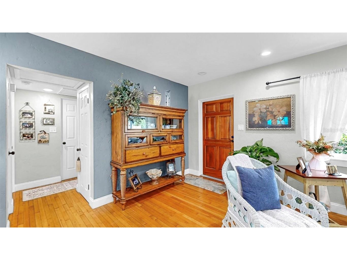 4020 Queen Street N Saint Petersburg FL 33714 TB8404537 image12