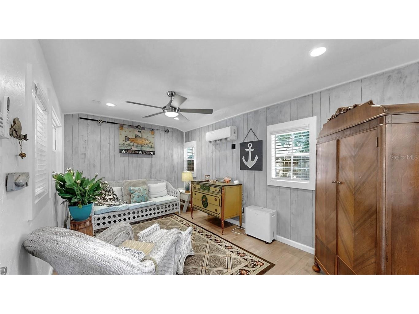 4020 Queen Street N Saint Petersburg FL 33714 TB8404537 image37