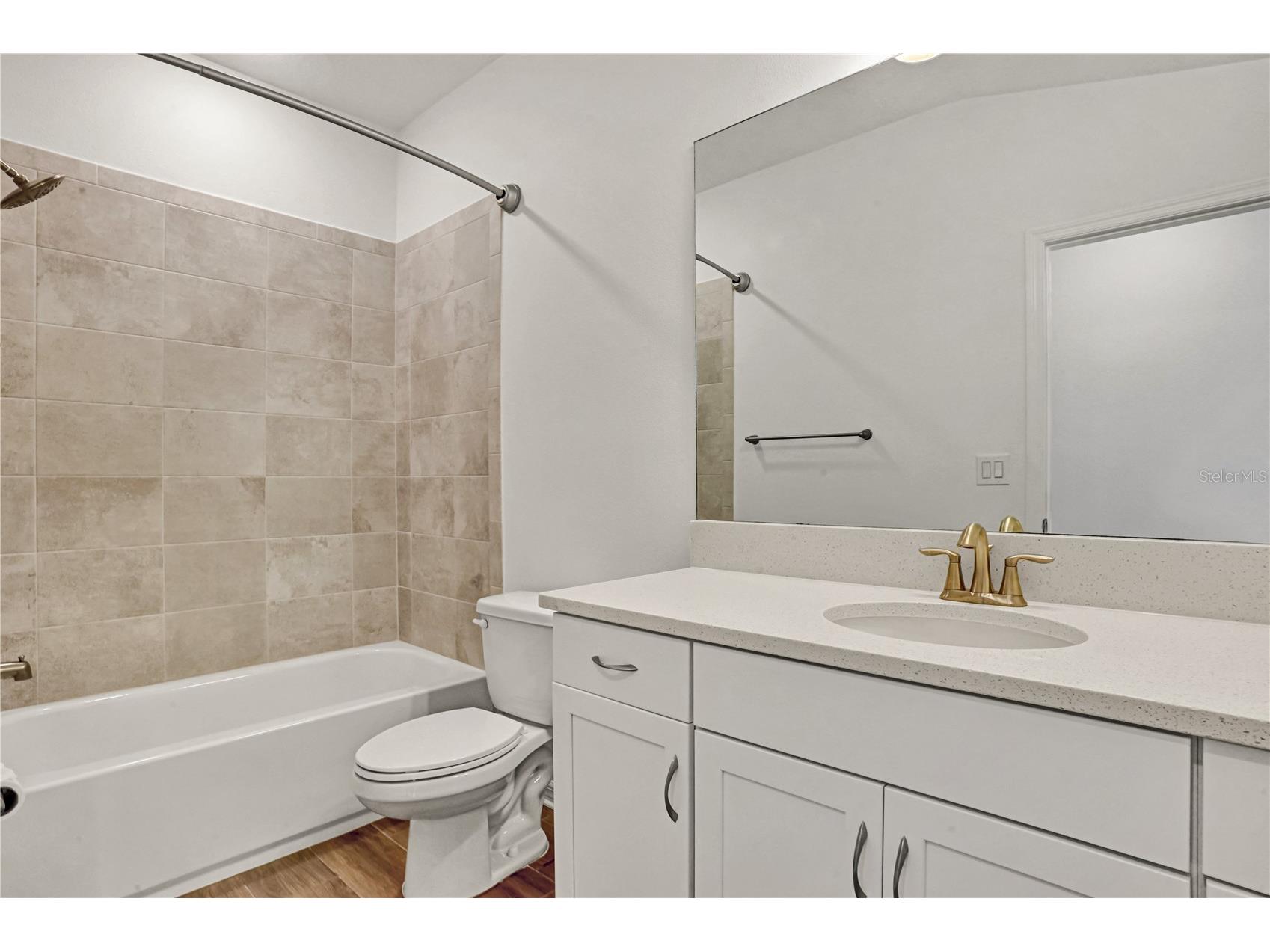 4020 Via Sienna Circle Sarasota FL 34243 A4698258 image37