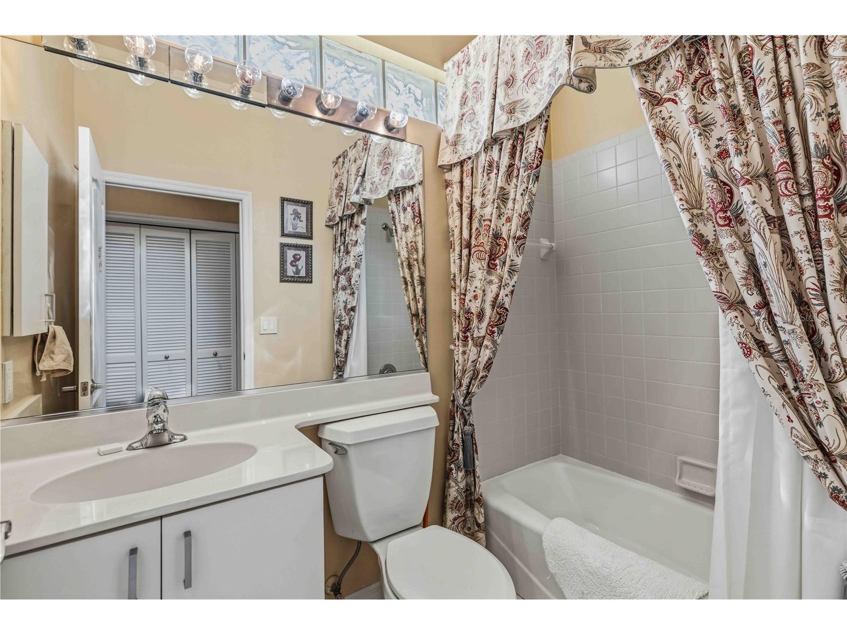 4021 Jardin Lane Sarasota FL 34238 A4689958 image15