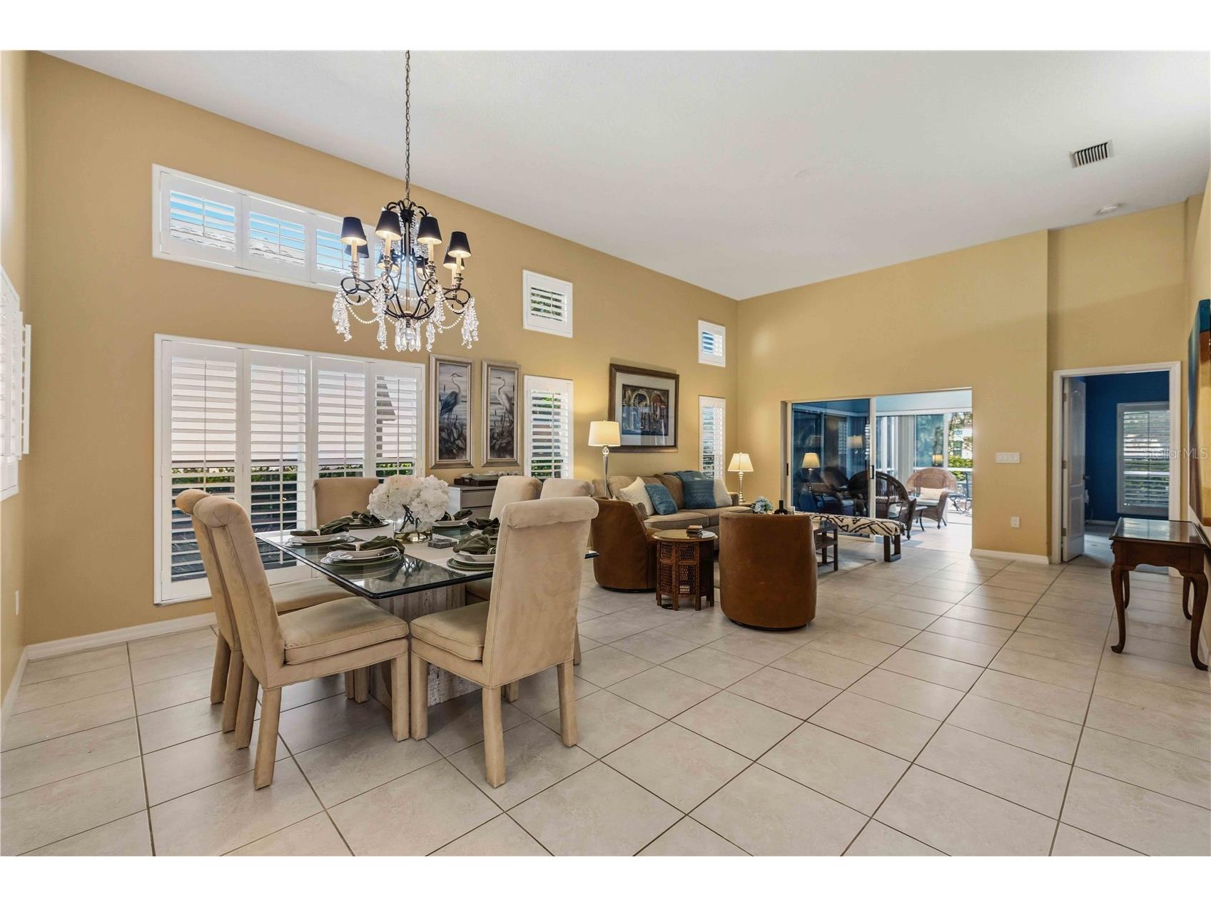 4021 Jardin Lane Sarasota FL 34238 A4689958 image3
