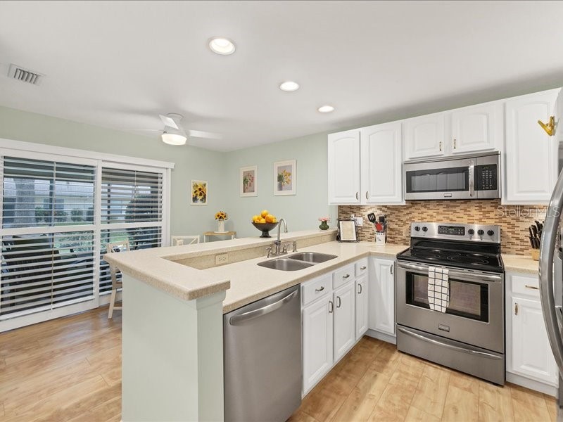 4021 Oakhurst Drive #3121 Sarasota FL 34233 A4677210 image14