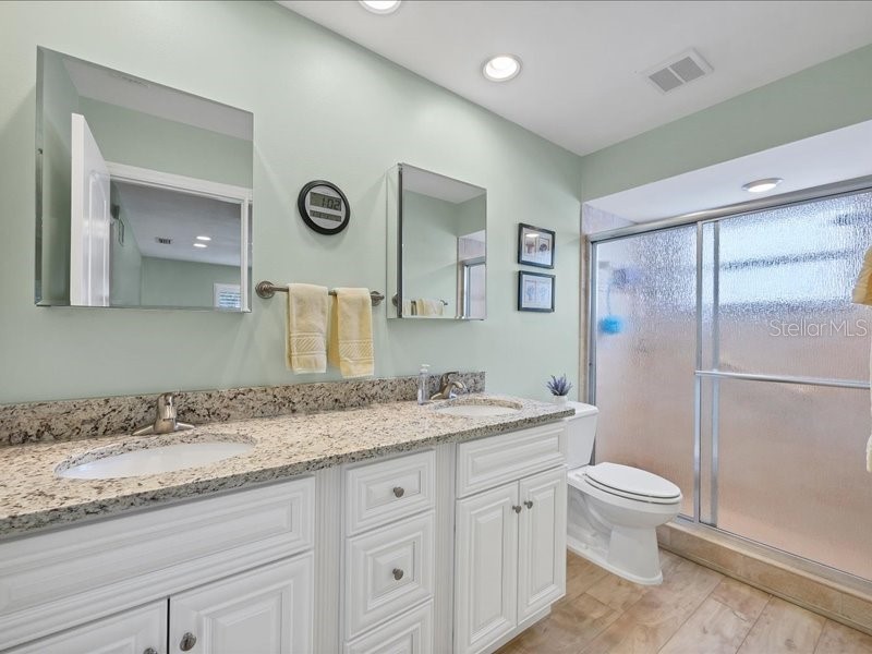 4021 Oakhurst Drive #3121 Sarasota FL 34233 A4677210 image21