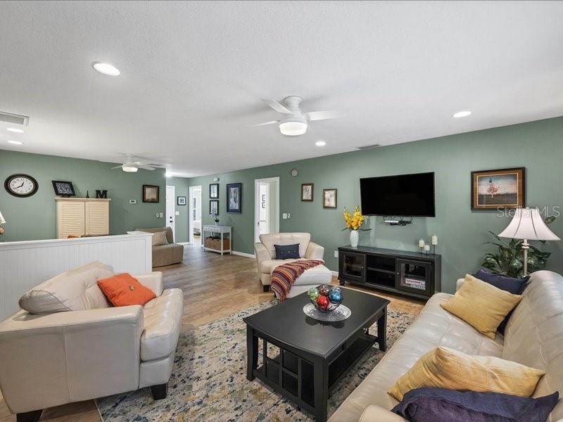 4021 Oakhurst Drive #3121 Sarasota FL 34233 A4677210 image6