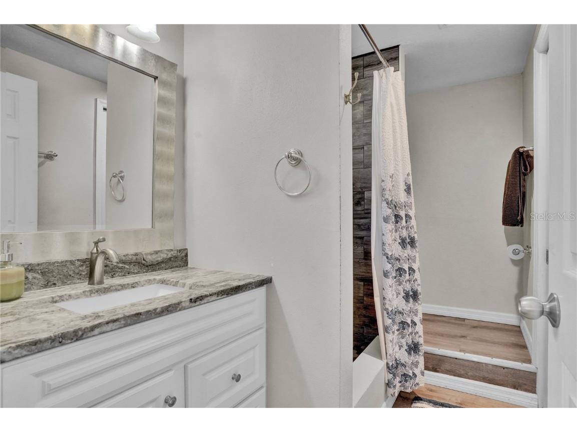 4021 Olive Avenue Sarasota FL 34231 A4670598 image11